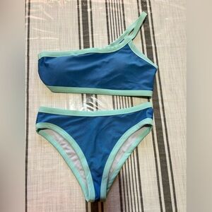 Women’s bikini size Large